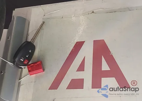 2018 Toyota Corolla Le from USA, damaged, VIN 5YFBURHE2JP779054